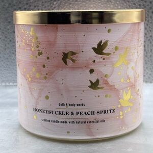 Bath & Body Works Honeysuckle & Peach Spritz 3 Wick Candle